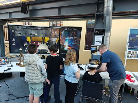 Junior Maker Pioneers during virtual welding training at Museum Arbeitswelt Steyr